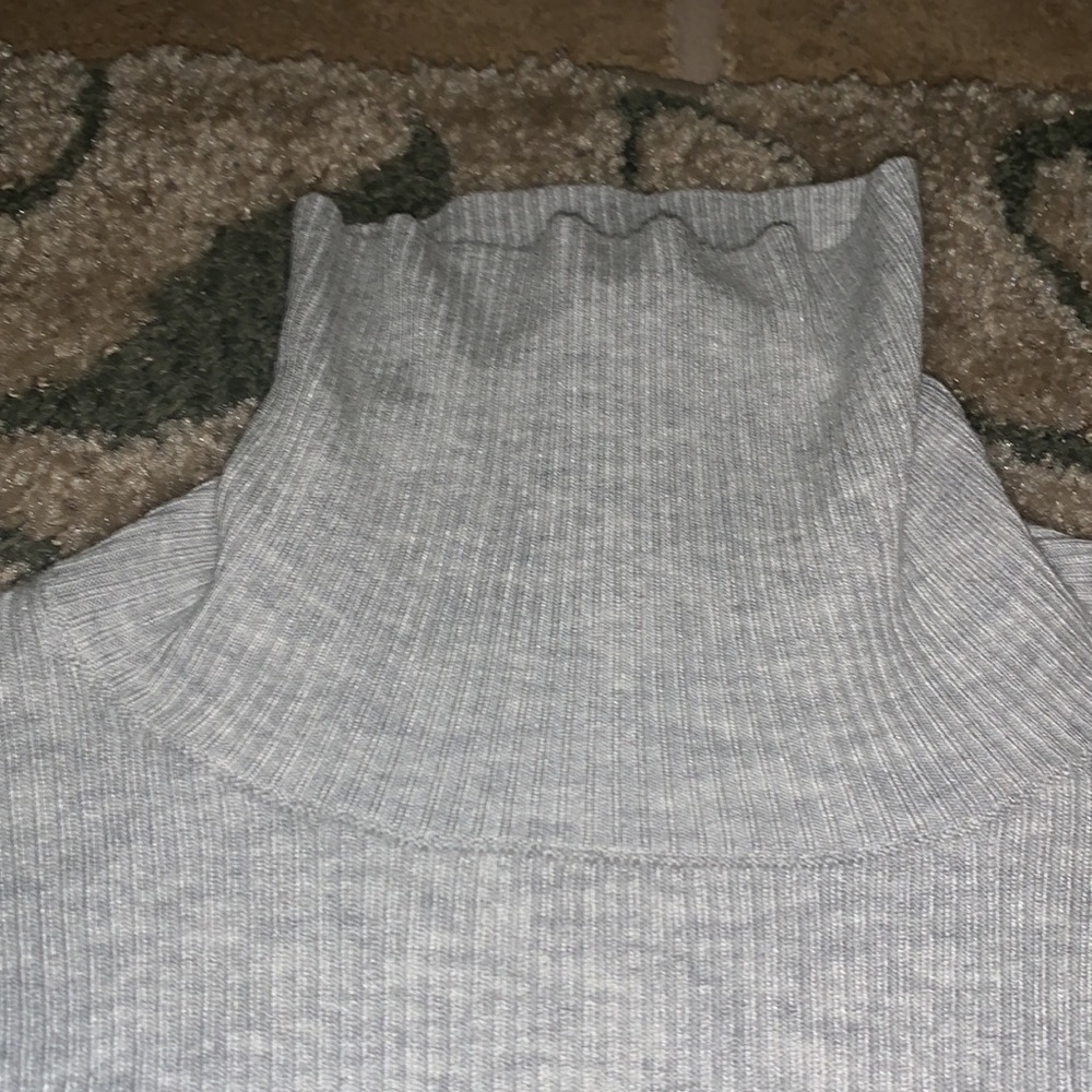 3️⃣for50 Brandy Melville Gray Silver Turtleneck S - Picture 3 of 4